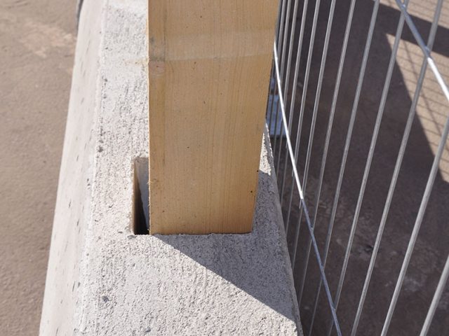 Betonleits.Detail1_Holzgalgen